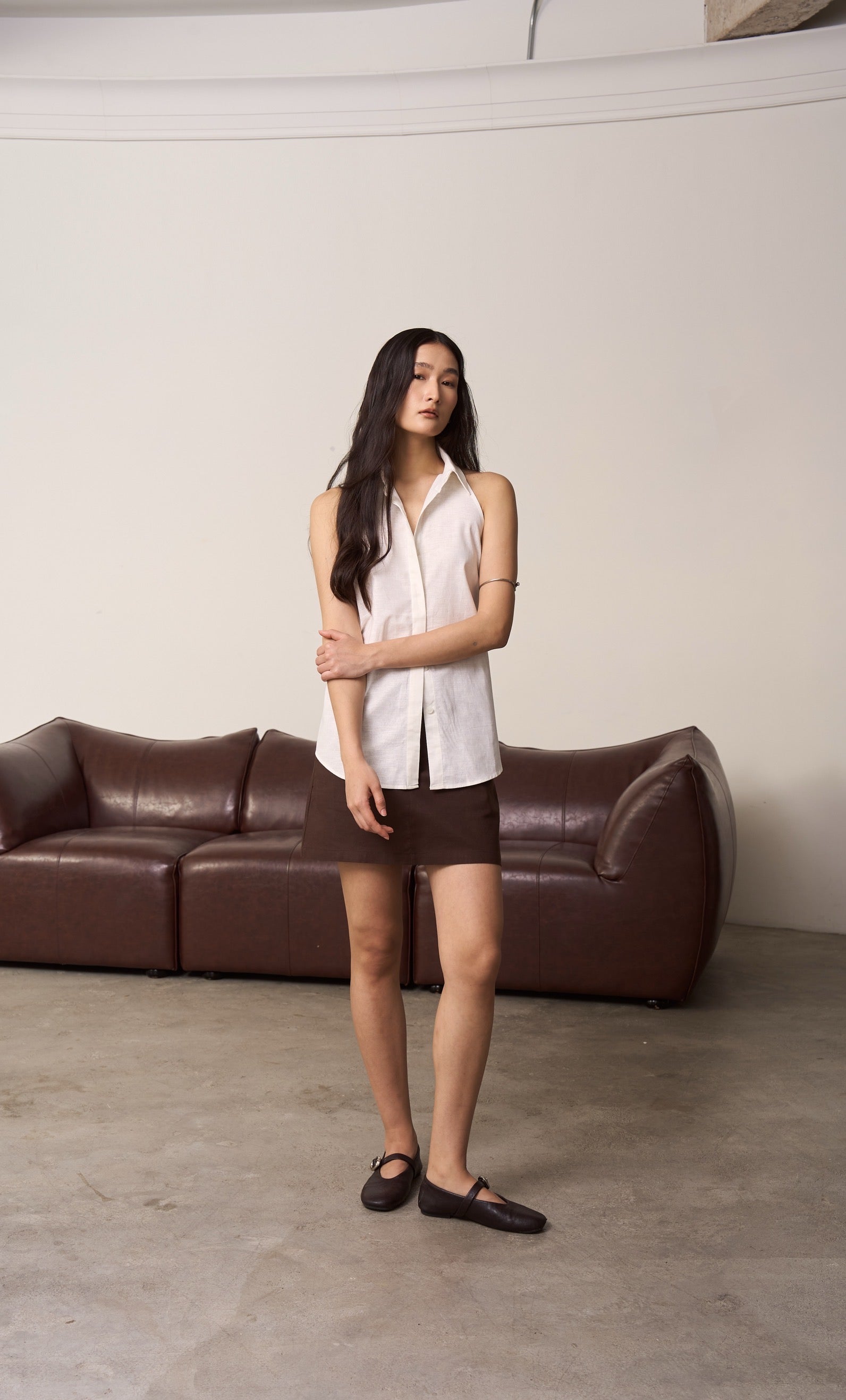 CLASSIC SLEEVELESS SHIRT