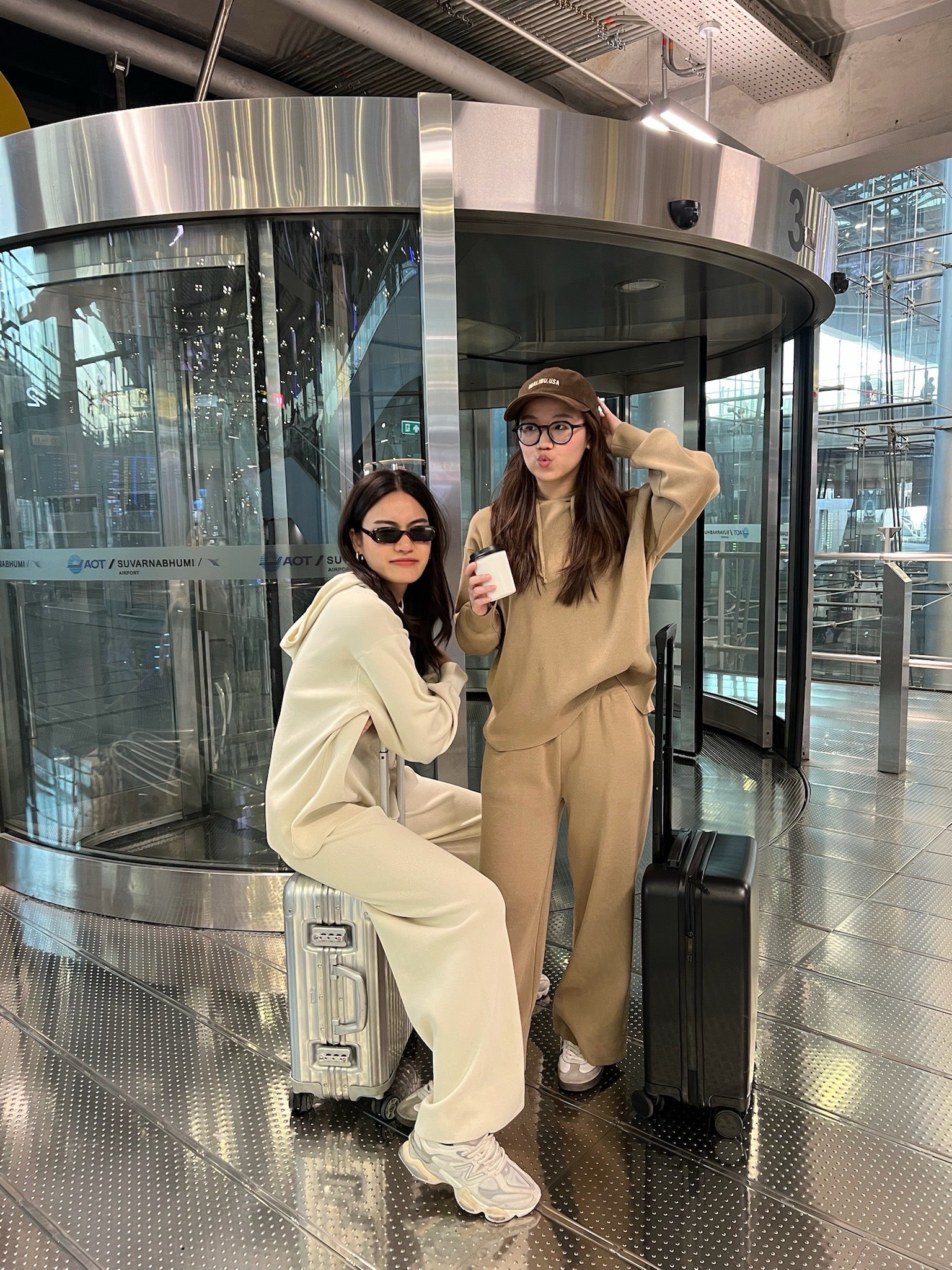 COMFY KNIT AIRPORT SET