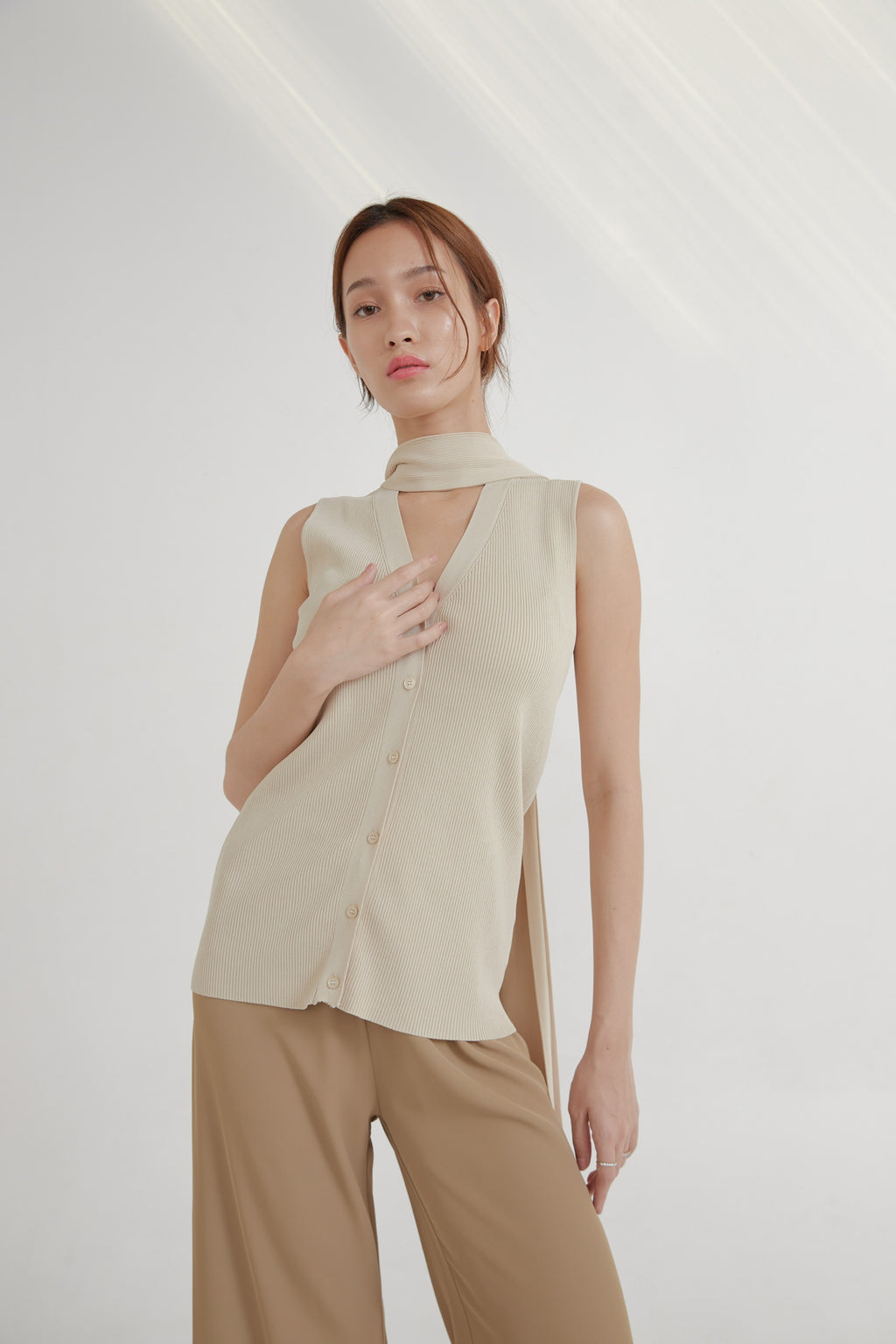 CLASSIC V KNIT TOP