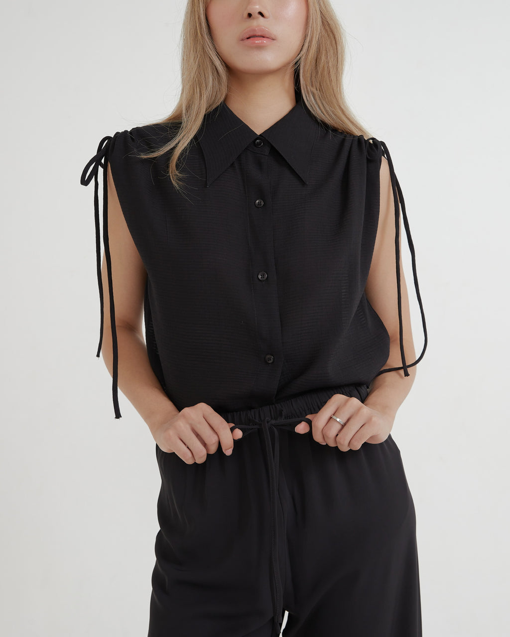 BOW SHOULDER TOP