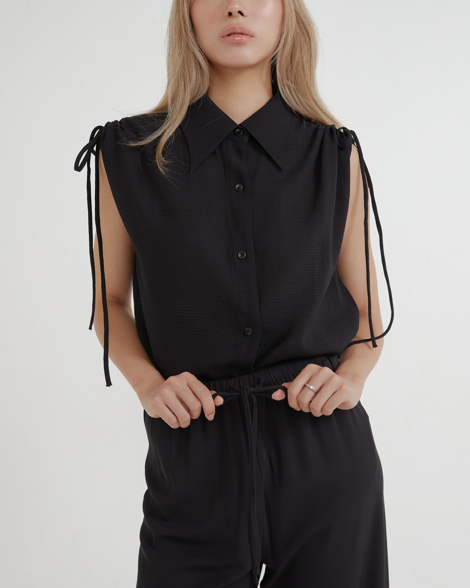 BOW SHOULDER TOP