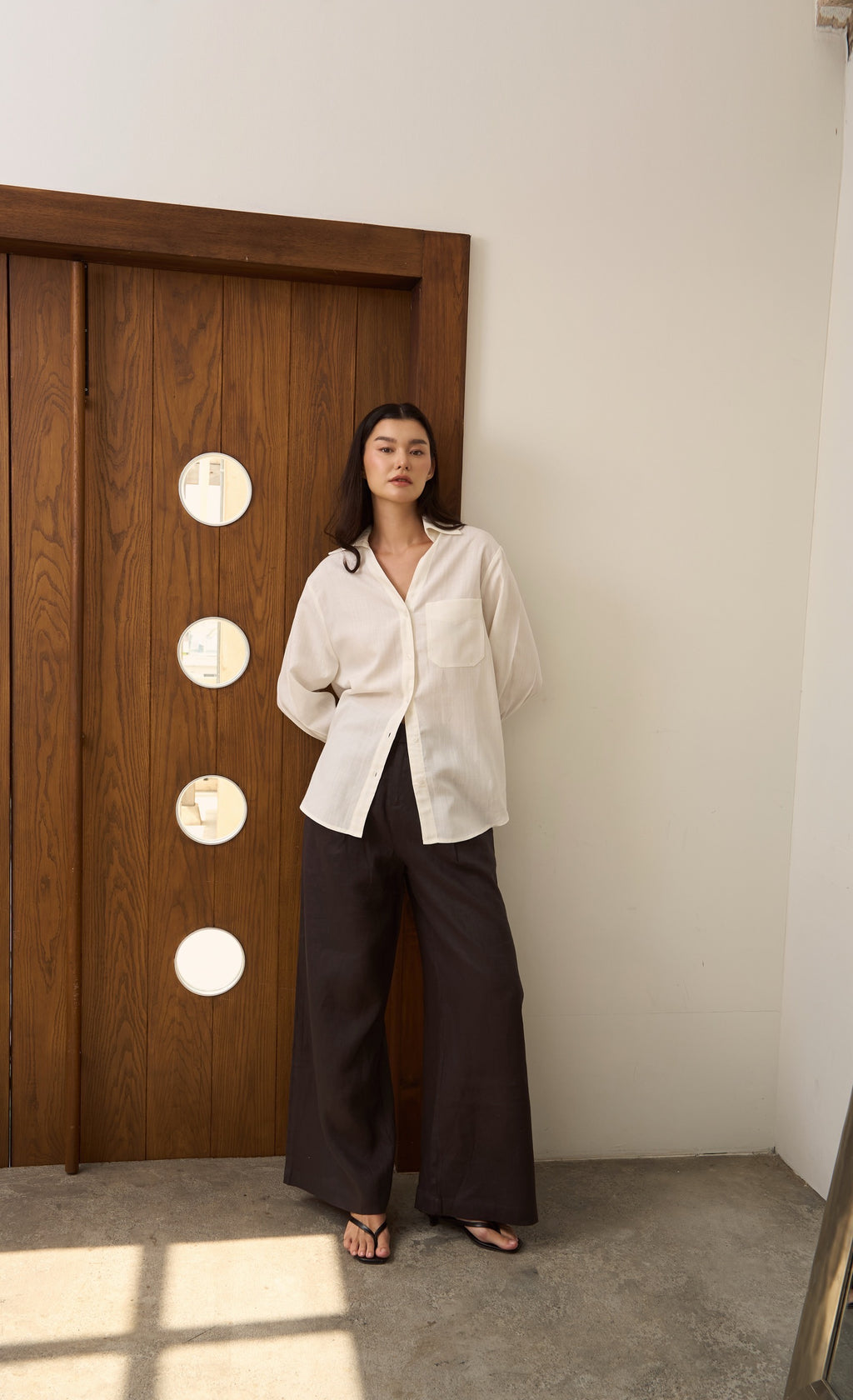 V COLLAR LINEN SHIRT