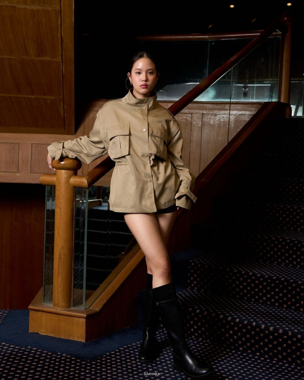 SIGNATURE TRENCH COAT