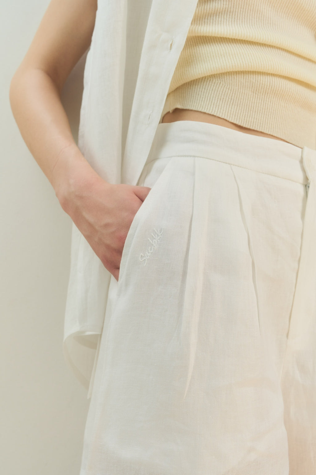 ESSENTIAL LINEN SHORTS