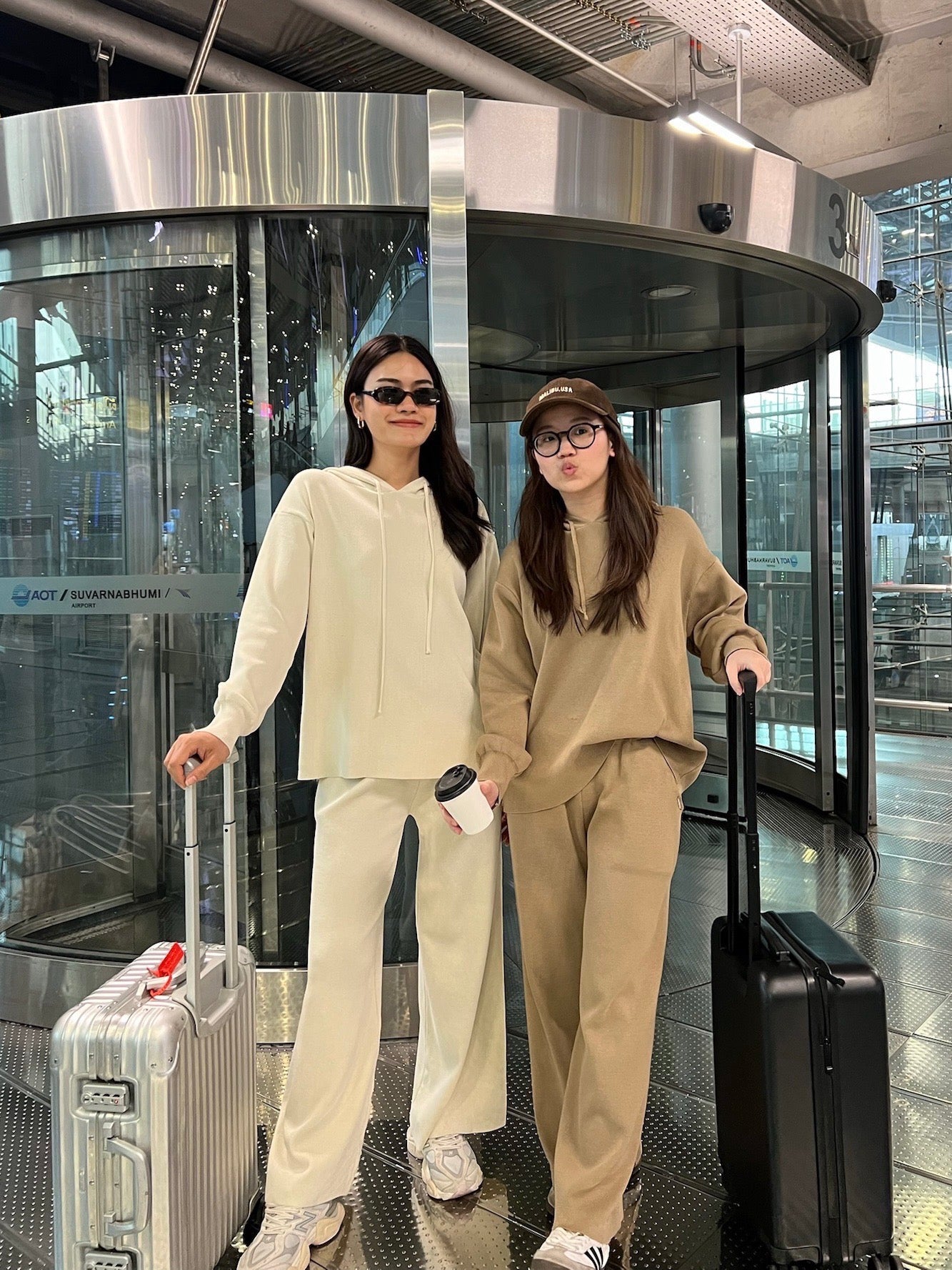 COMFY KNIT AIRPORT SET