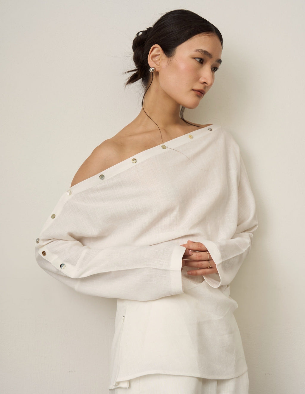 OFF SHOULDER LINEN TOP