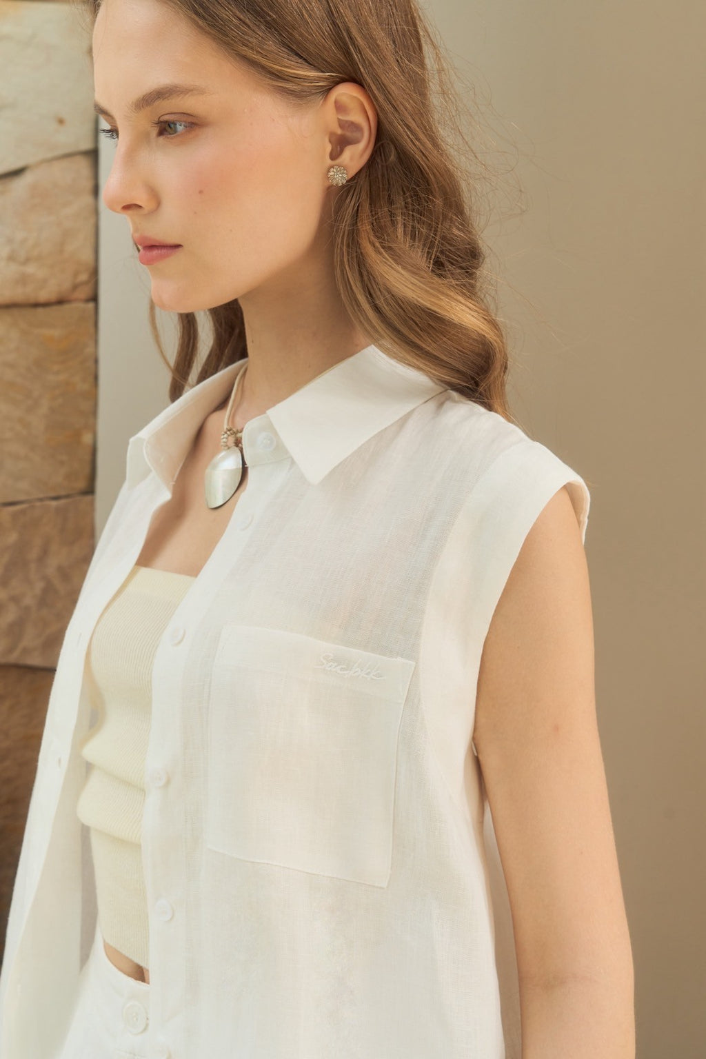 ESSENTIAL LINEN SLEEVELESS SHIRT