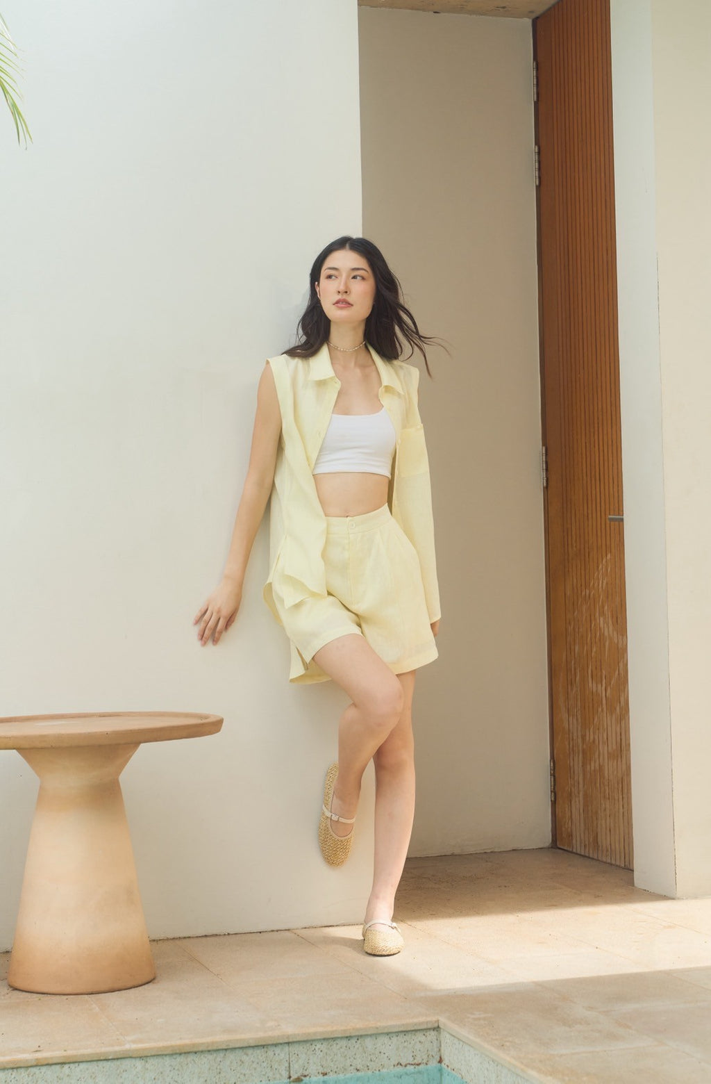 ESSENTIAL LINEN SLEEVELESS SHIRT