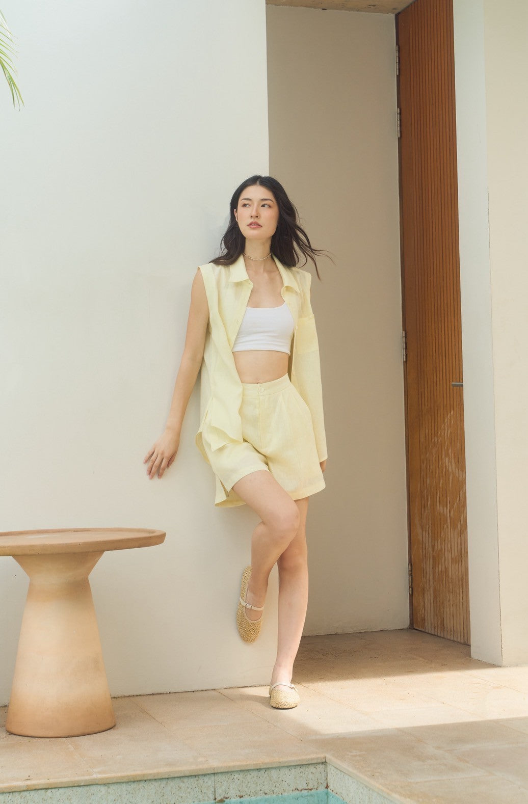 ESSENTIAL LINEN SLEEVELESS SHIRT