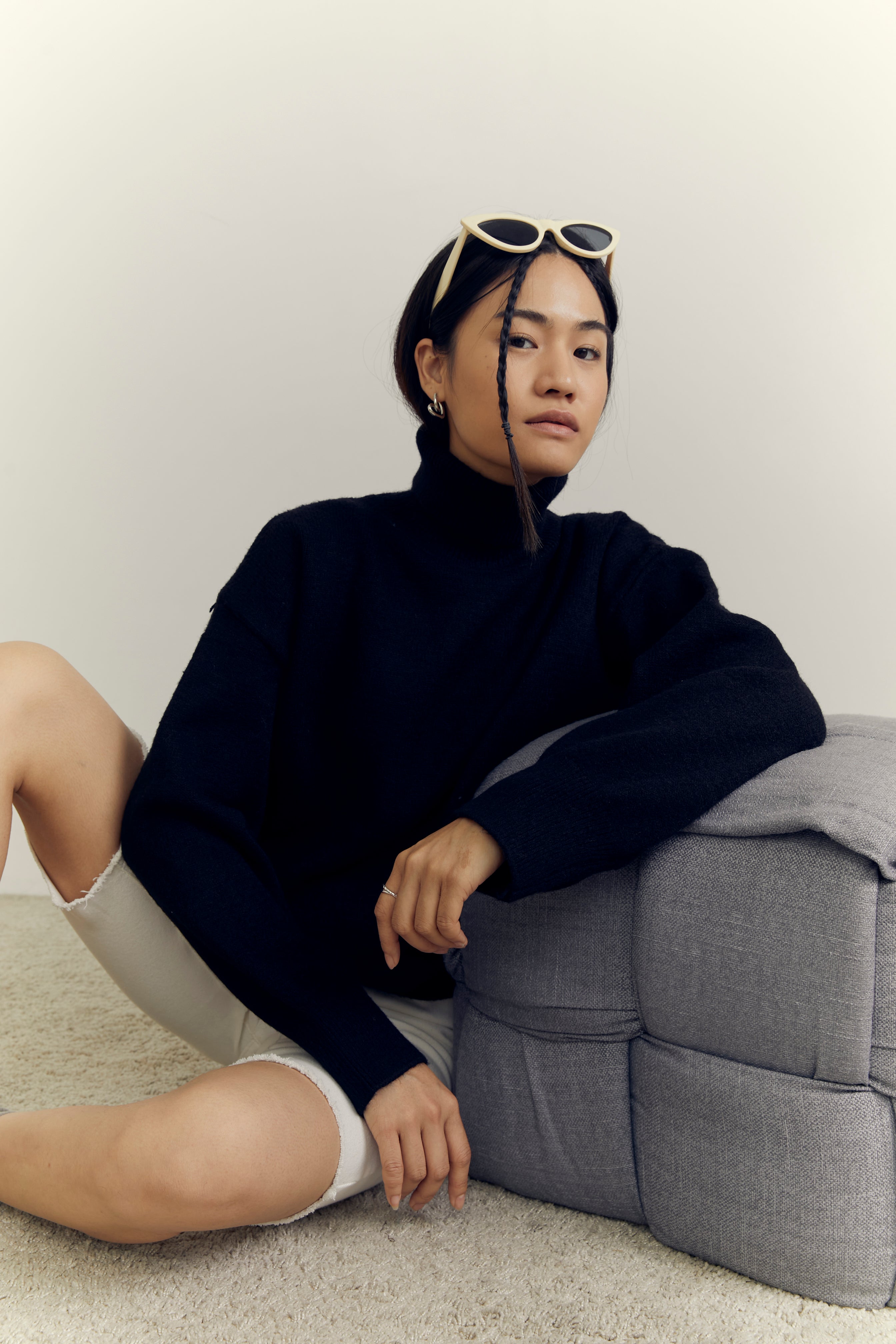 PLAIN HIGH NECK SWEATER