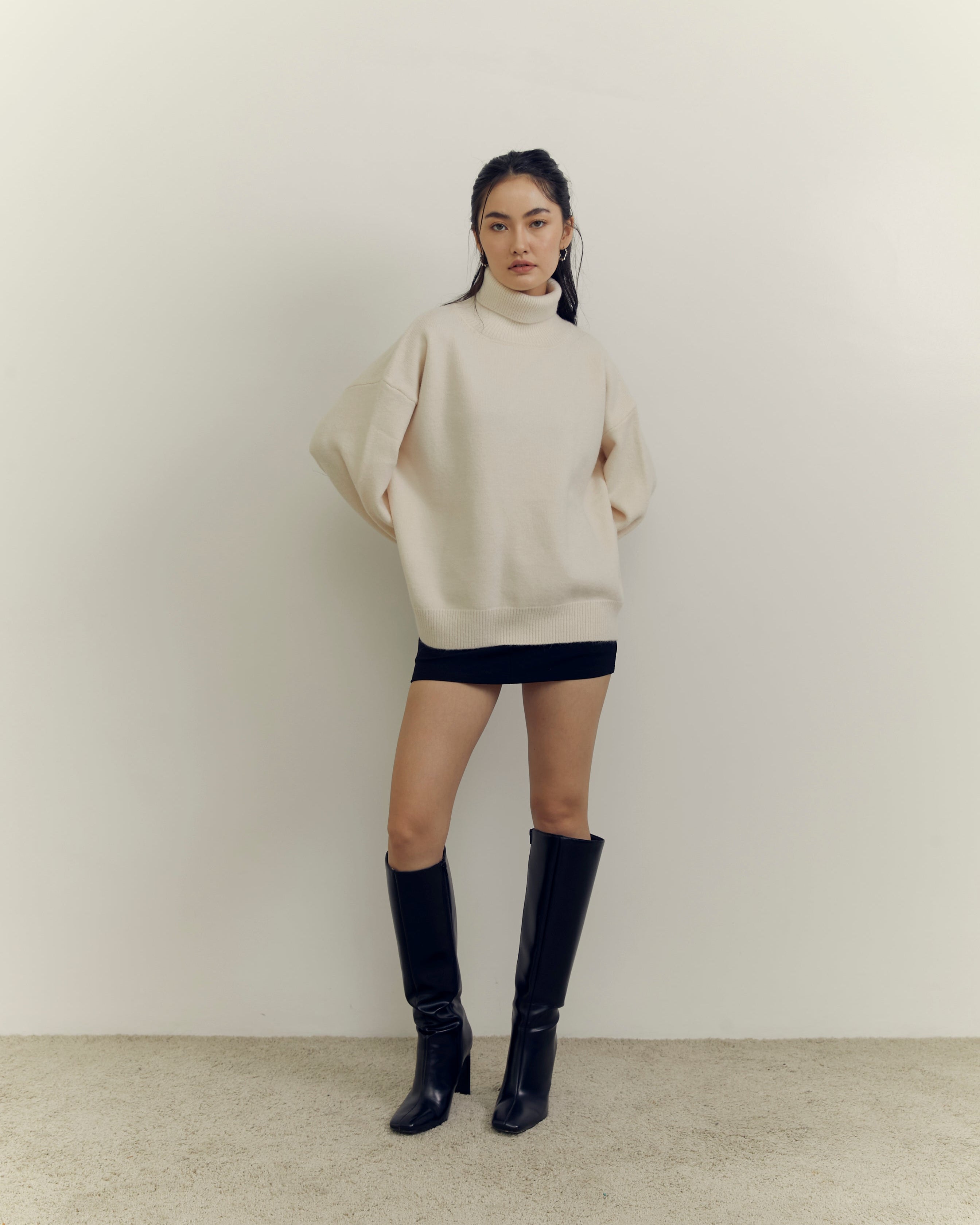 PLAIN HIGH NECK SWEATER