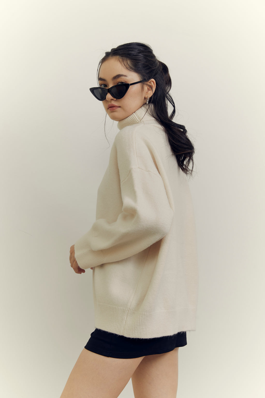 PLAIN HIGH NECK SWEATER
