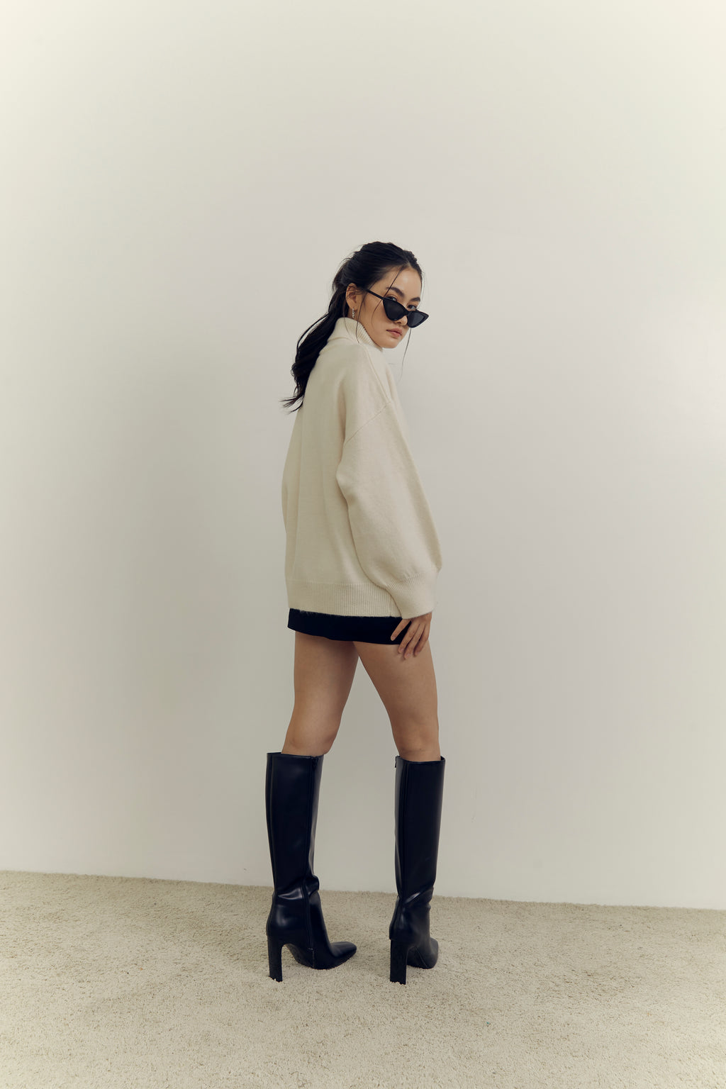 PLAIN HIGH NECK SWEATER
