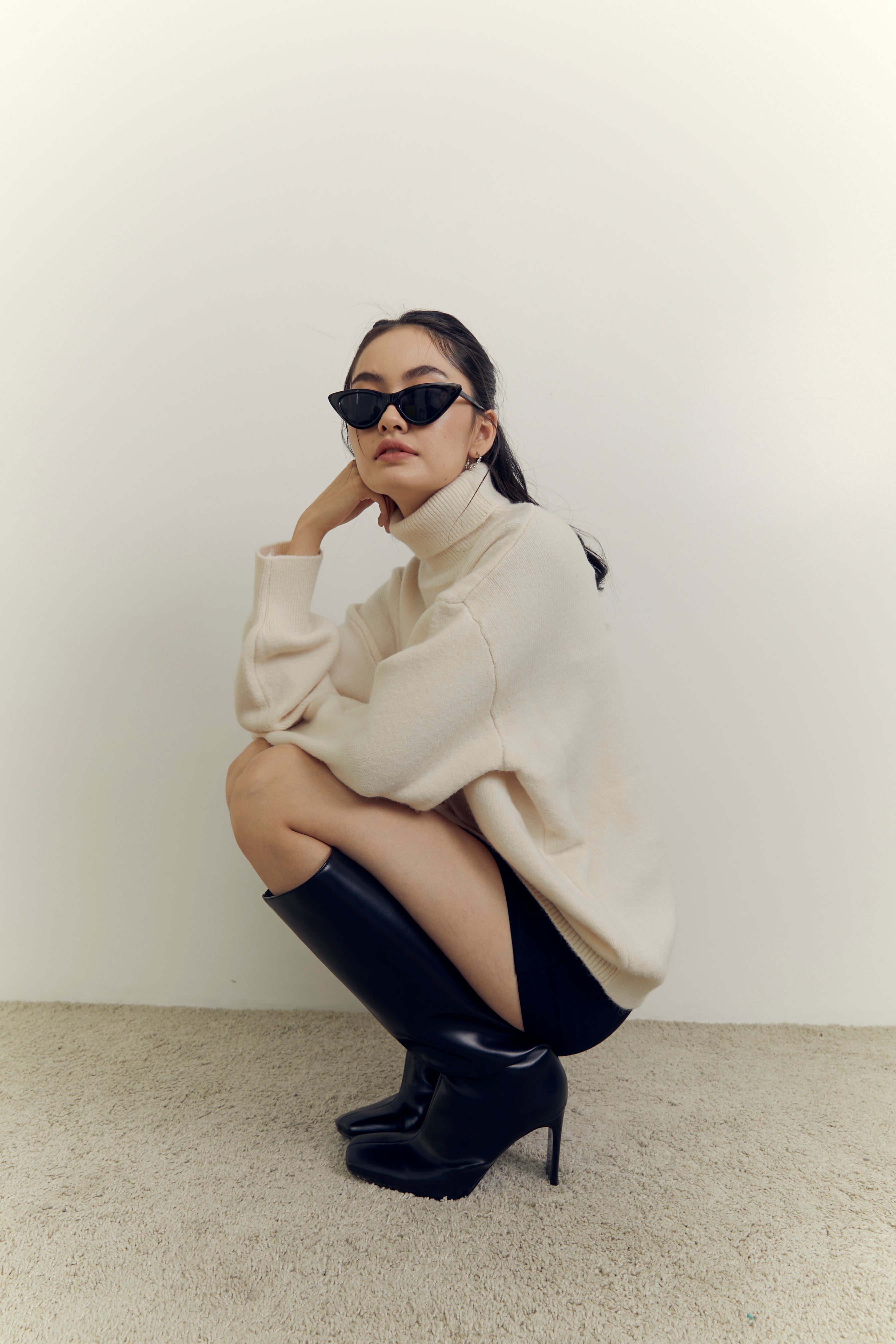 PLAIN HIGH NECK SWEATER