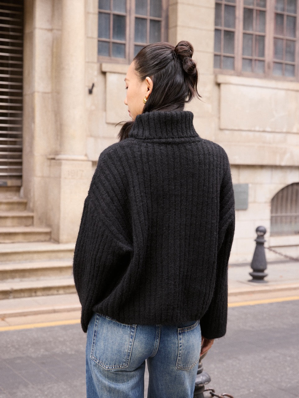 Loose high neck sweater -Available in 3 colors Grey/ White/ Black