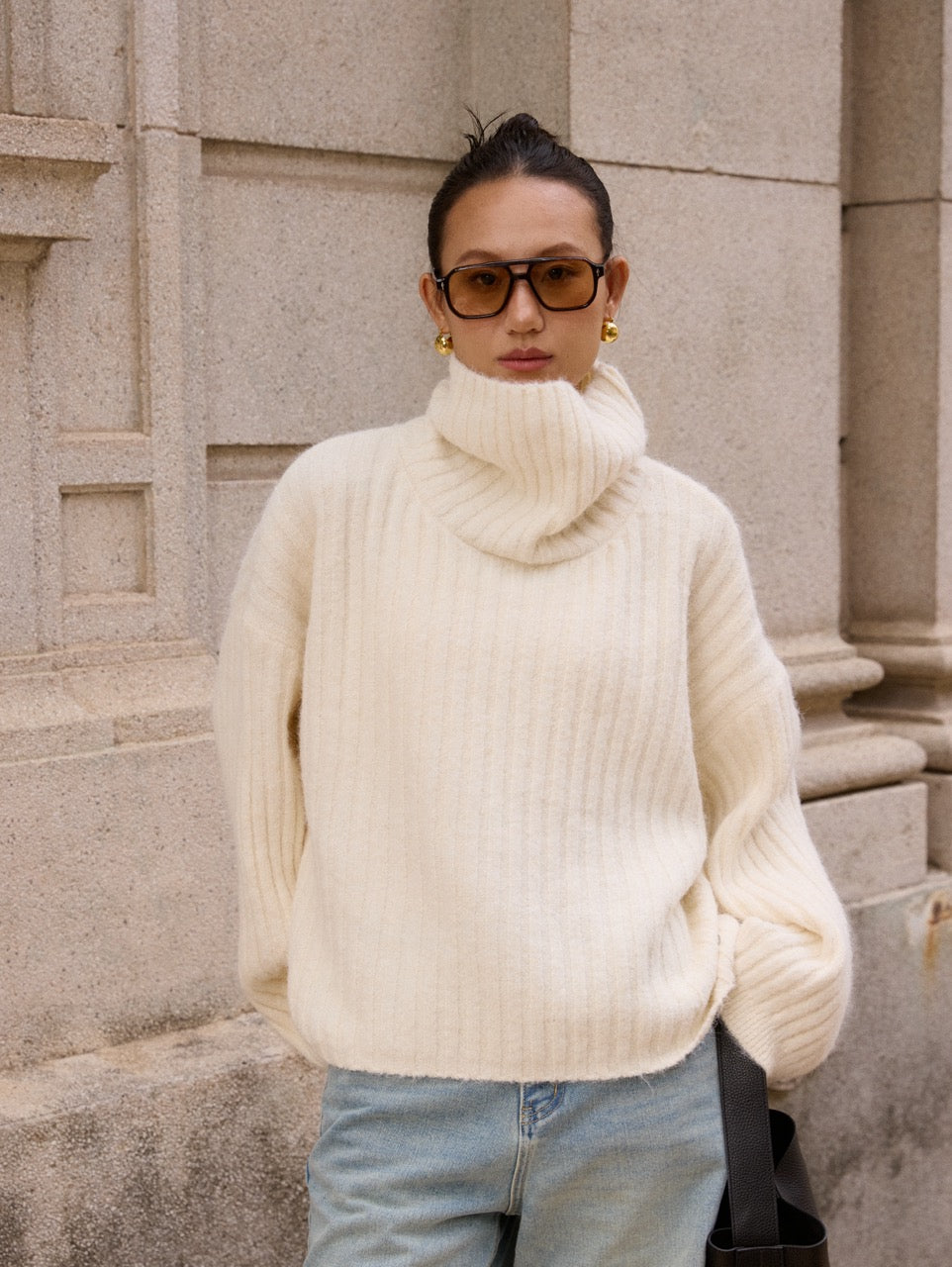 Loose high neck sweater -Available in 3 colors Grey/ White/ Black