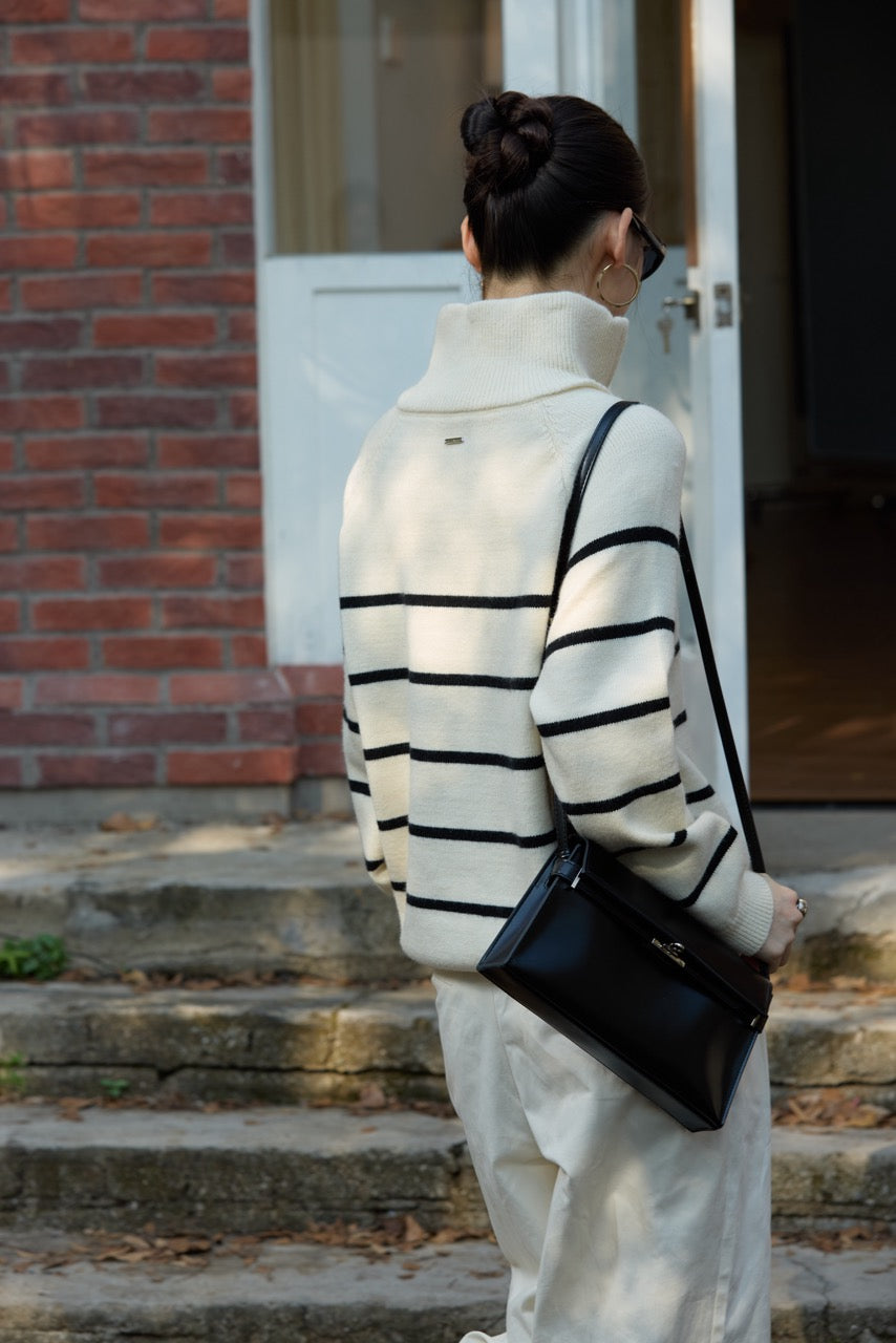 STRIPE KNIT SWEATER