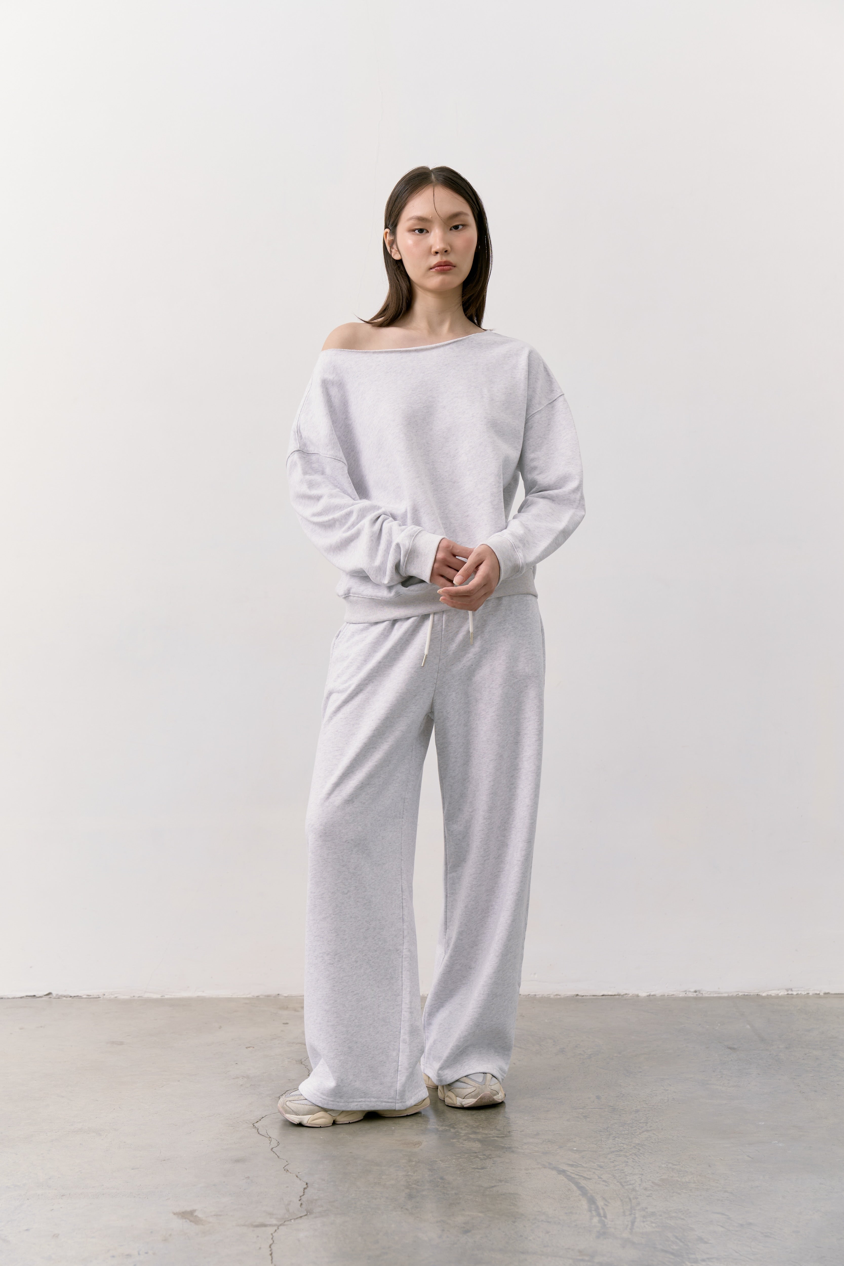 OFF SHOULDER SWEATSHIRT WITH WIDE LEG JOGGERS