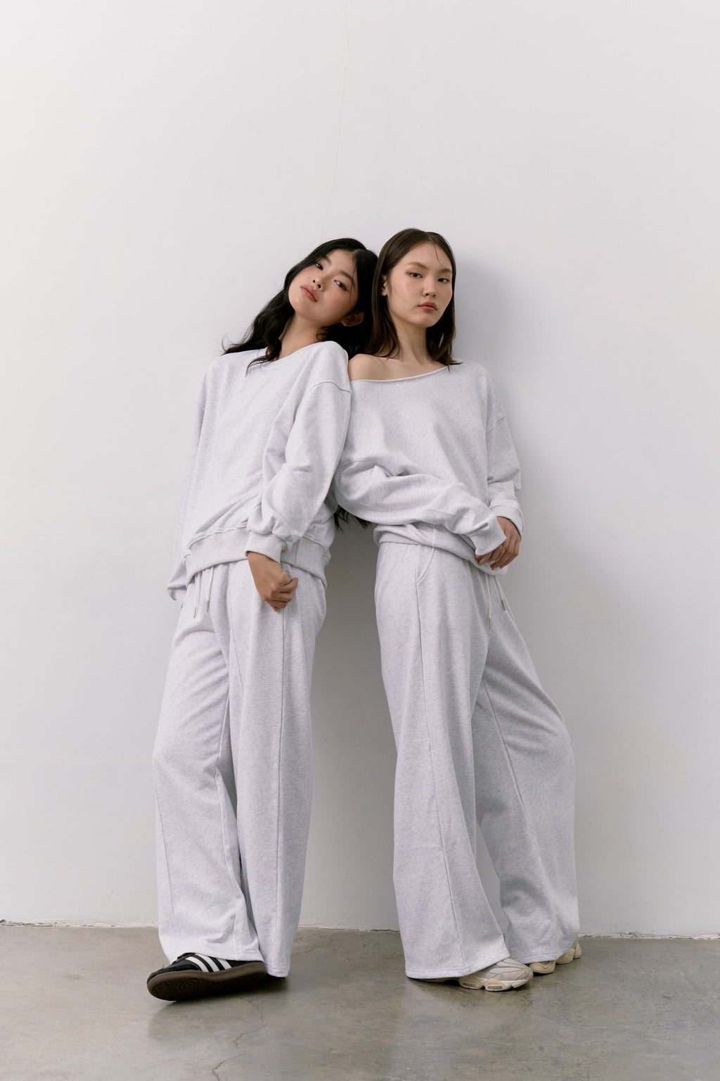 OFF SHOULDER SWEATSHIRT WITH WIDE LEG JOGGERS