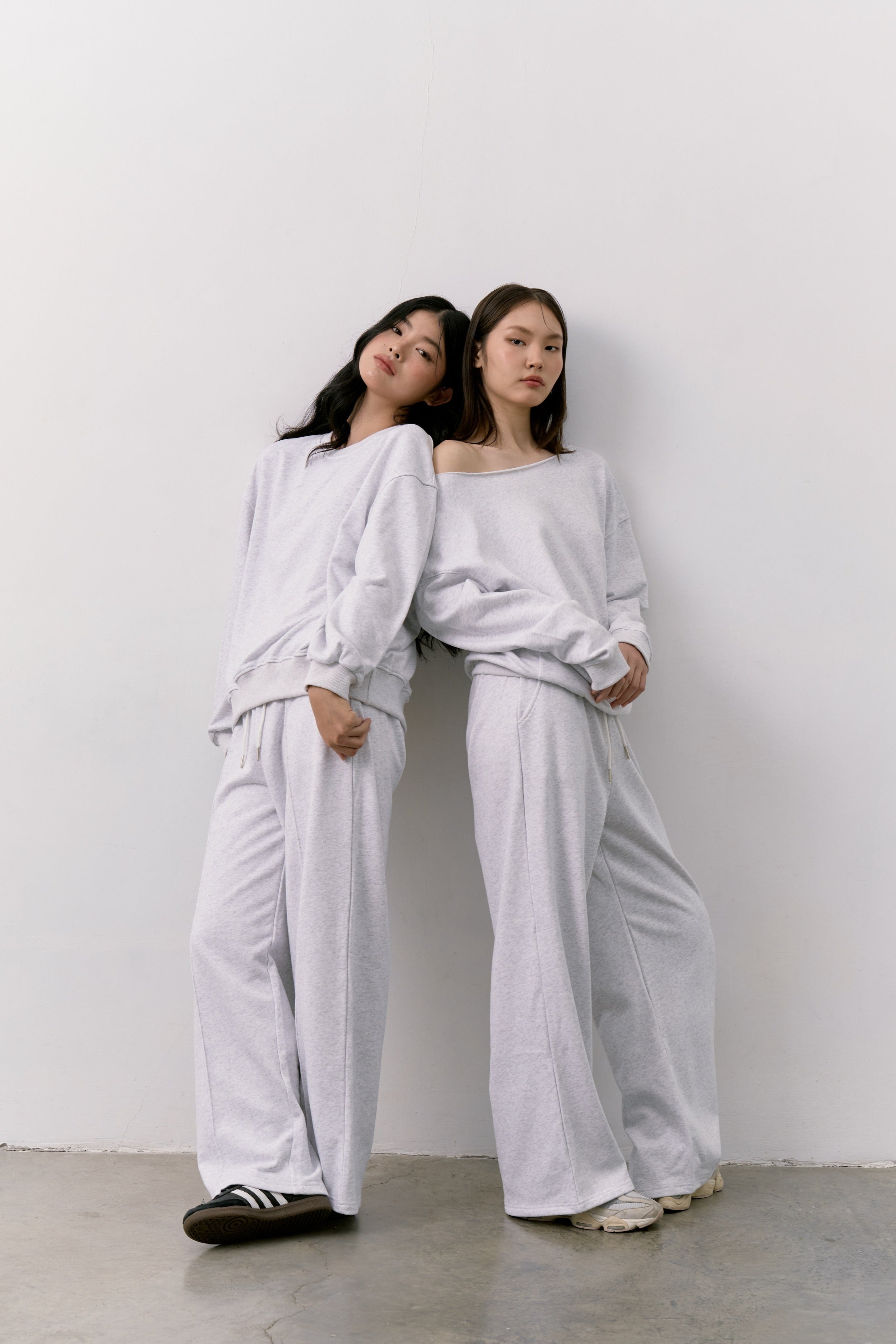 OFF SHOULDER SWEATSHIRT WITH WIDE LEG JOGGERS