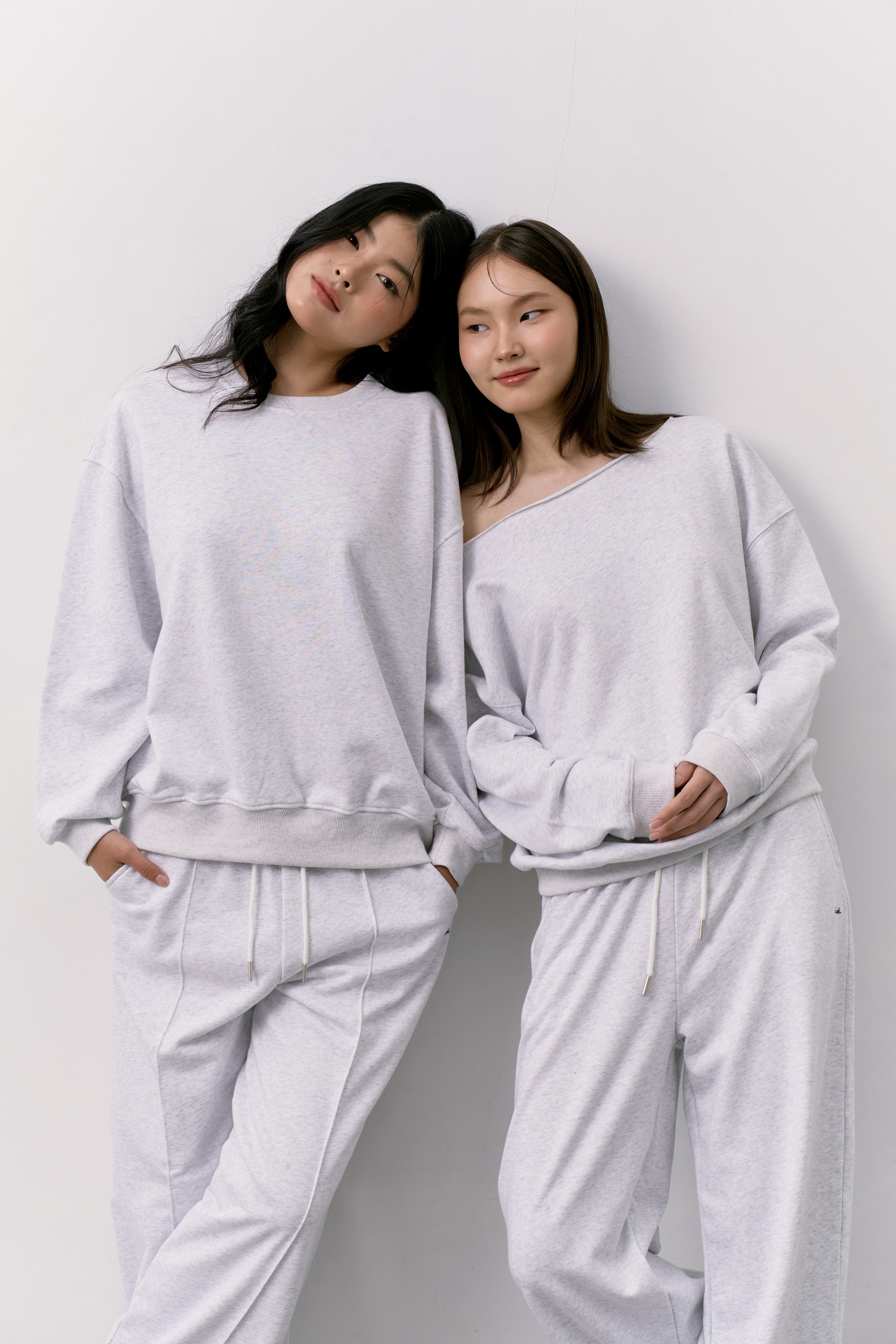 OFF SHOULDER SWEATSHIRT WITH WIDE LEG JOGGERS