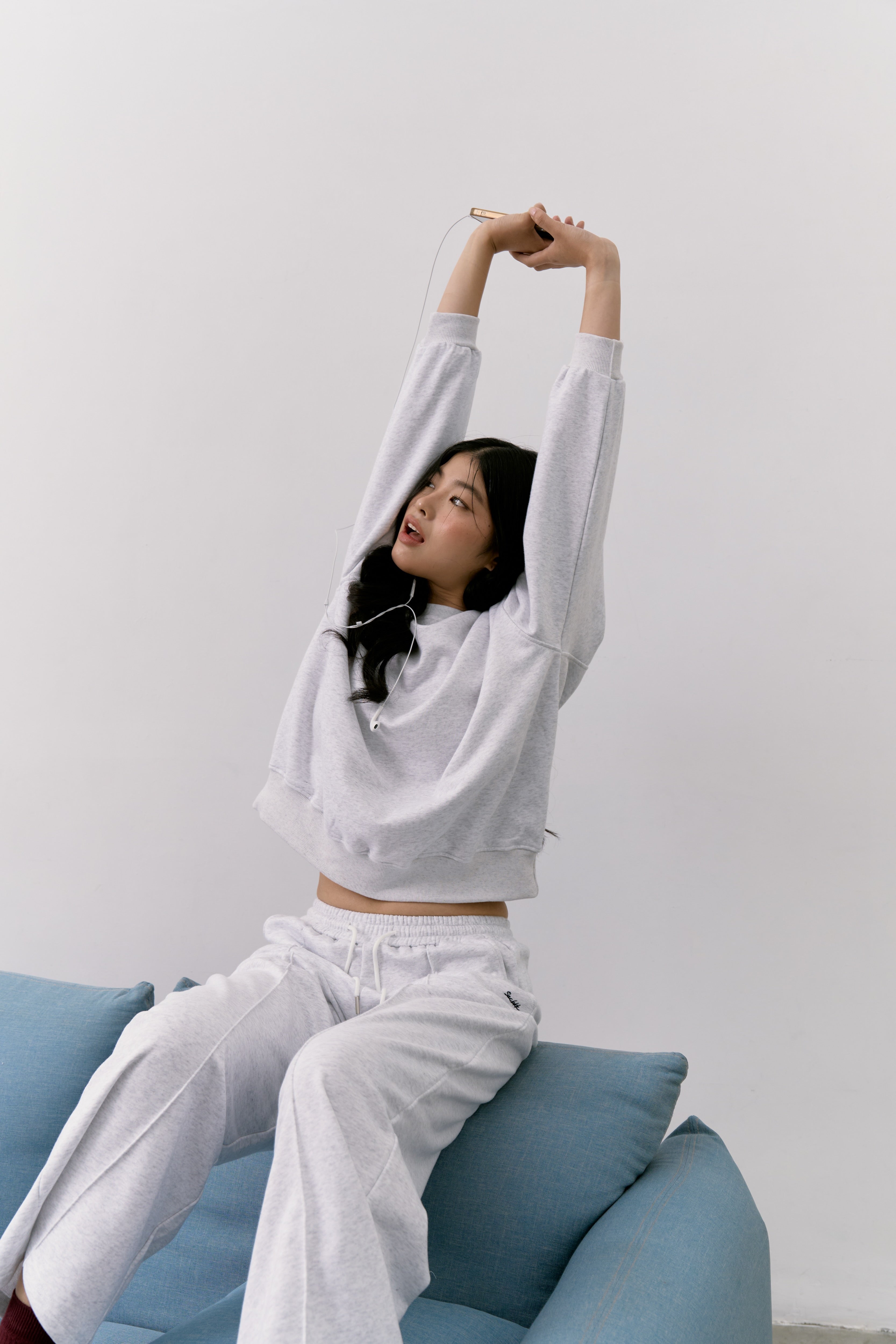 ROUNDED NECK SWEATSHIRT WITH WIDE LEG JOGGERS