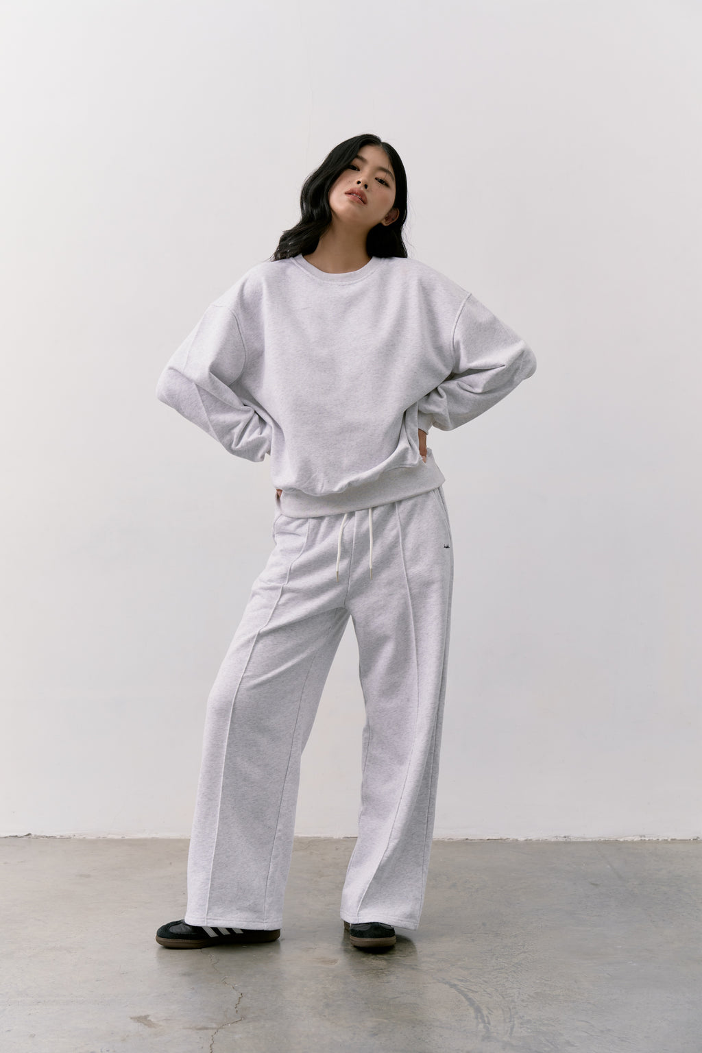 ROUNDED NECK SWEATSHIRT WITH WIDE LEG JOGGERS