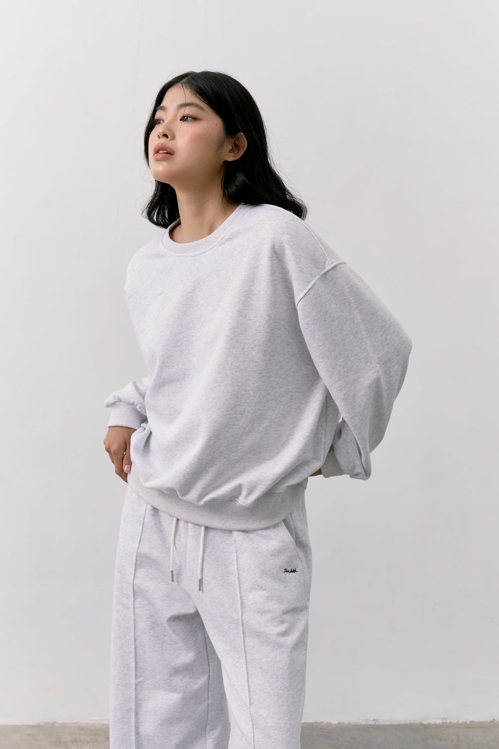 ROUNDED NECK SWEATSHIRT WITH WIDE LEG JOGGERS