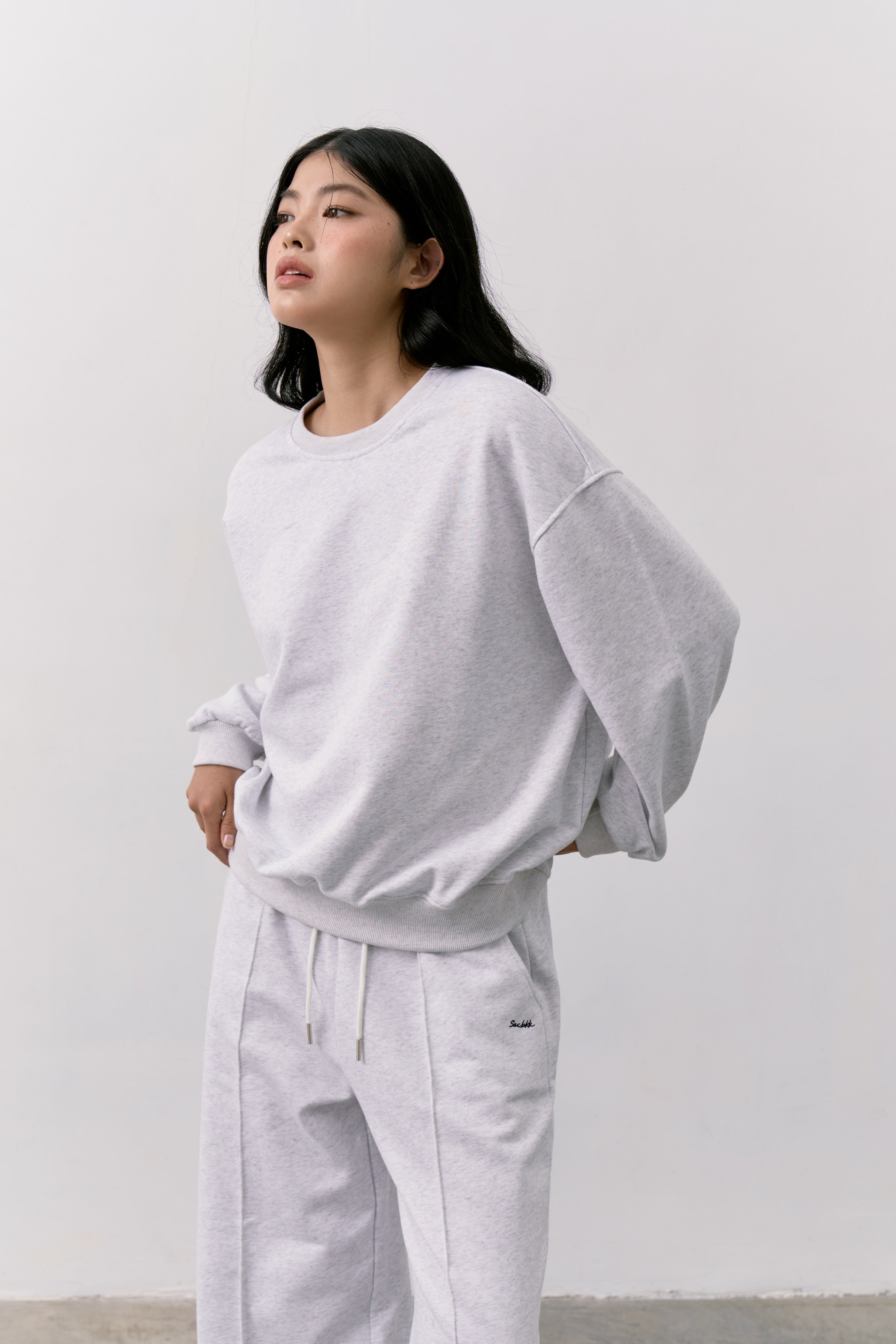 ROUNDED NECK SWEATSHIRT WITH WIDE LEG JOGGERS