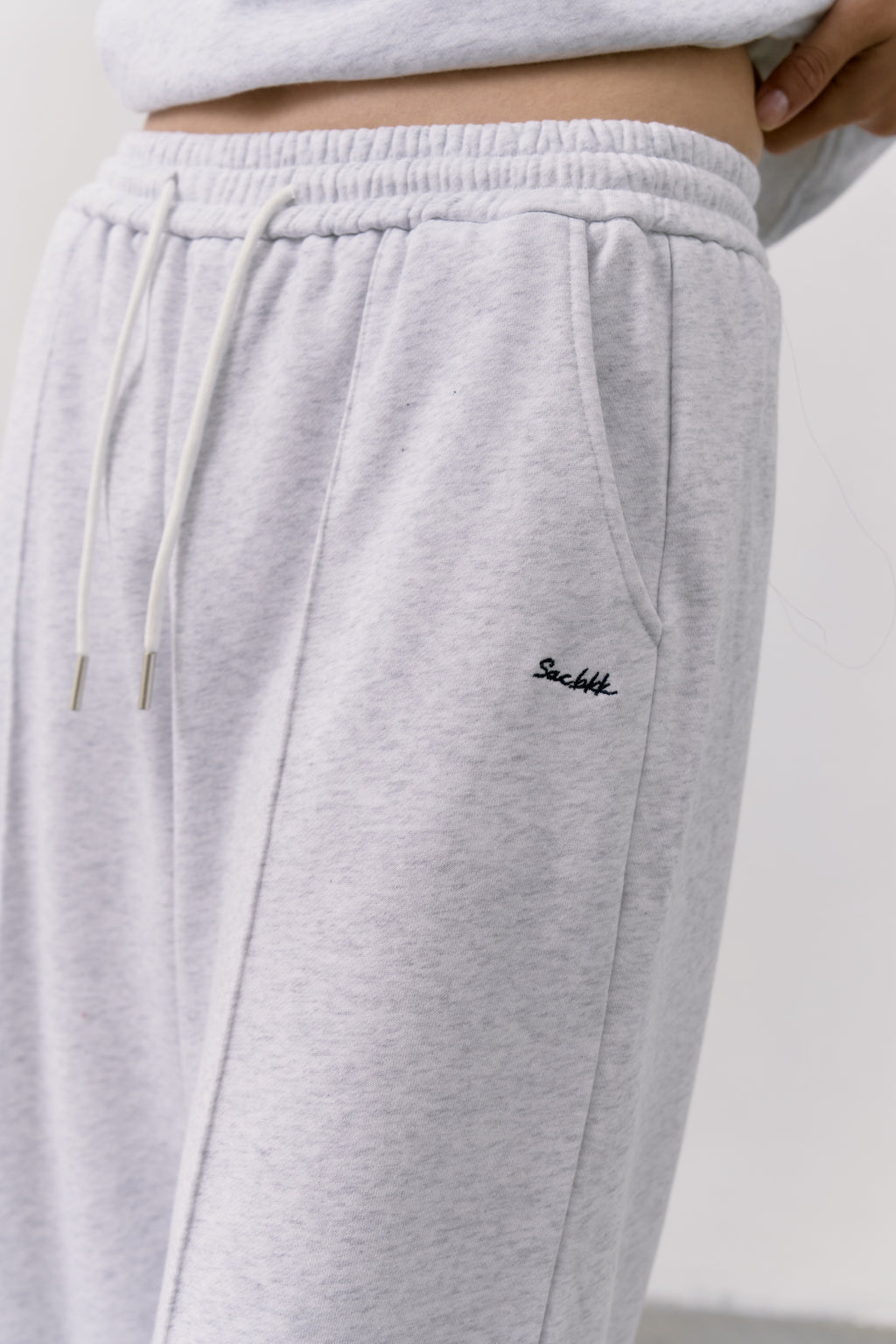 ROUNDED NECK SWEATSHIRT WITH WIDE LEG JOGGERS